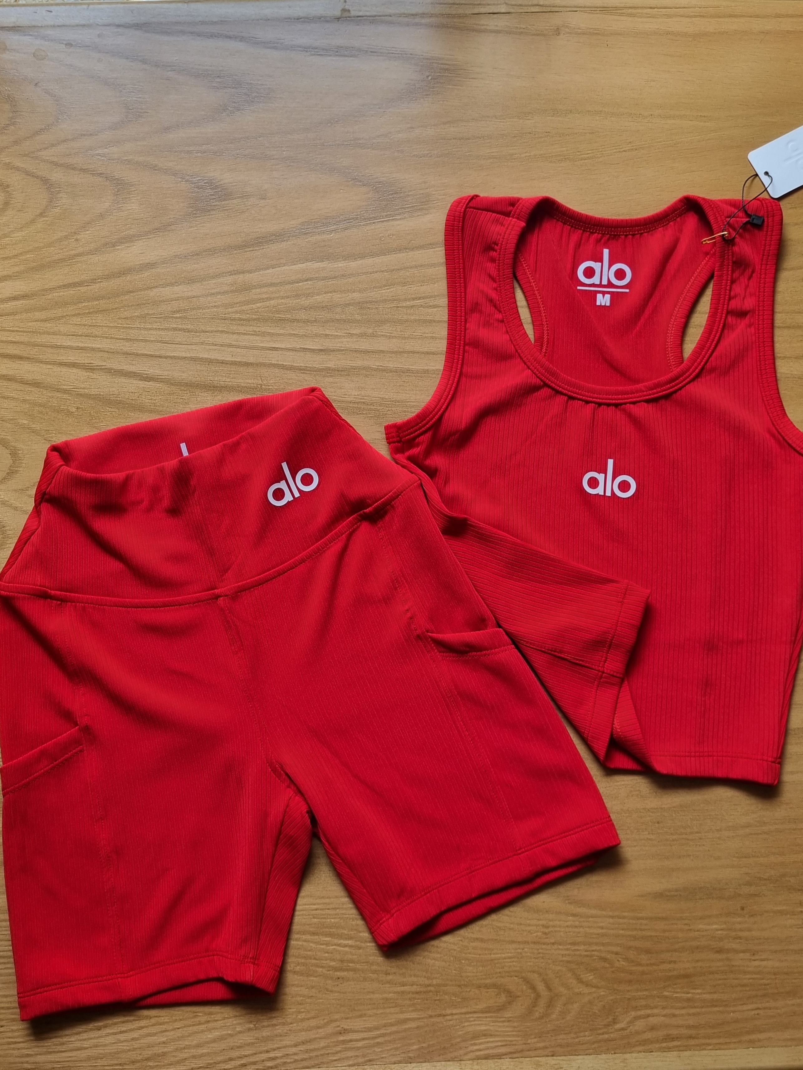 تاپ شورتک‌ورزشی aloکبریتی کمرکش پشت قهرمانی