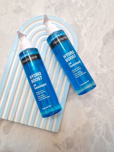 ژل شستشوی صورت نیتروژنا Neutrogena مدل Hydro Boost حجم 200 میل