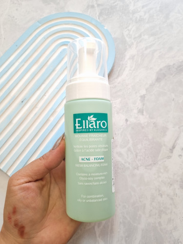 فوم شستشوی صورت الارو Ellaro مدل Acne Cleanser مخصوص پوست چرب و مستعد آکنه حجم 150 میل