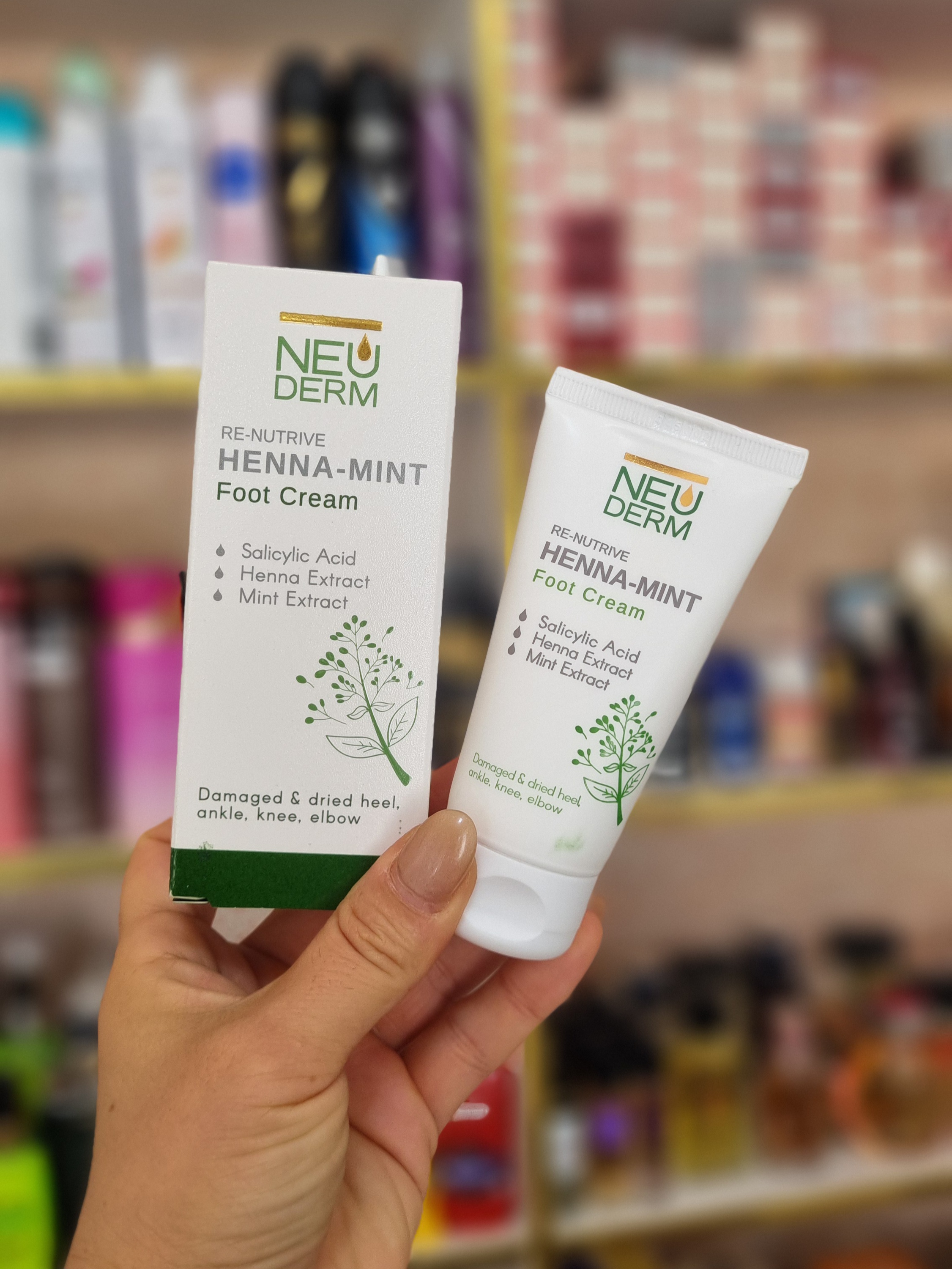 کرم ترک پا نئودرم – نرم‌کننده و ترمیم‌کننده پوست خشک و ترک‌خورده