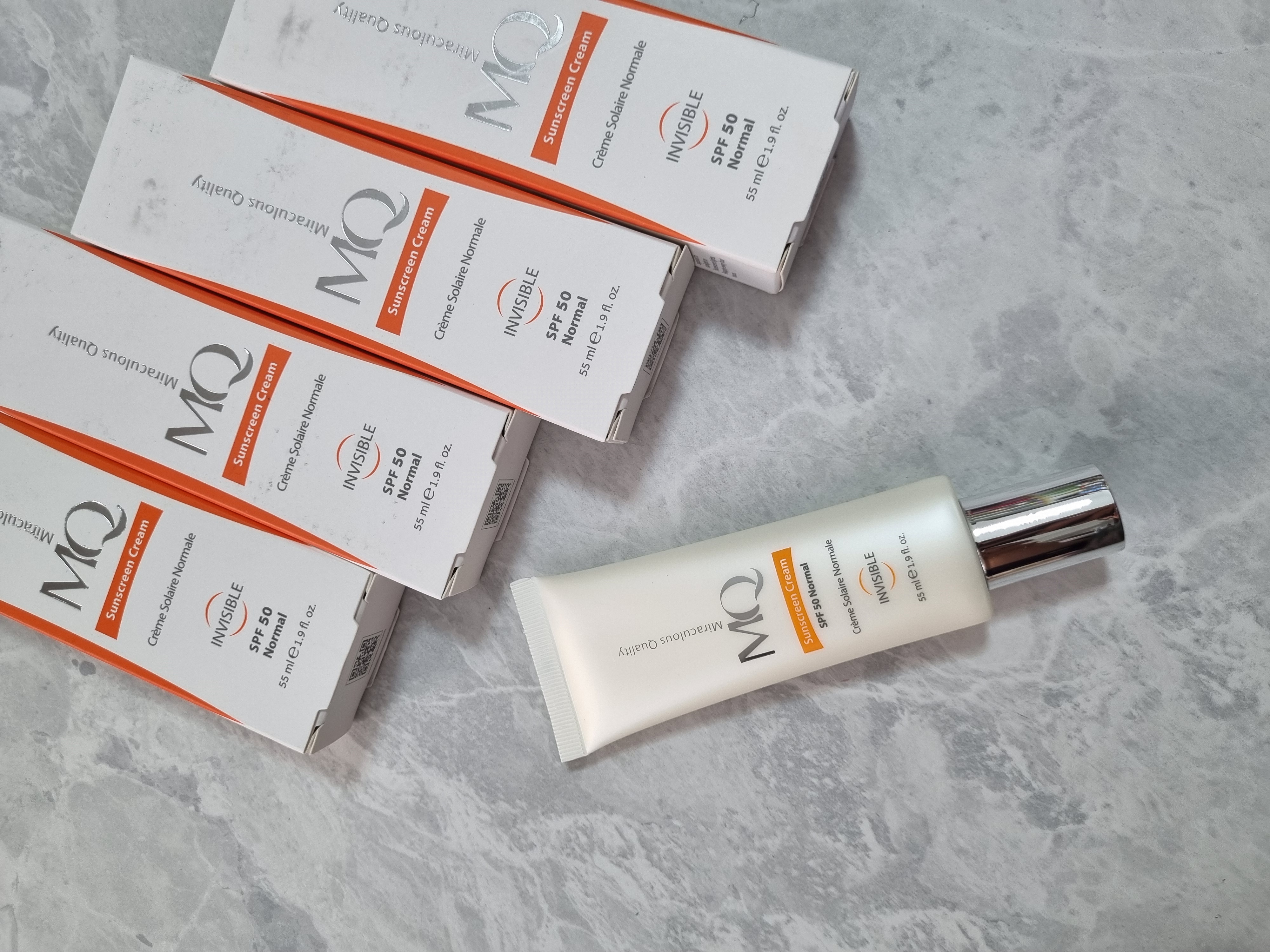 ضد آفتاب رنگی MQ پوست چرب SPF50 رنگ نچرال بژ