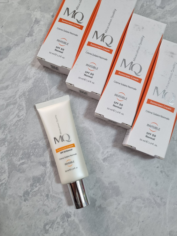 ضد آفتاب رنگی MQ پوست چرب SPF50 رنگ نچرال بژ